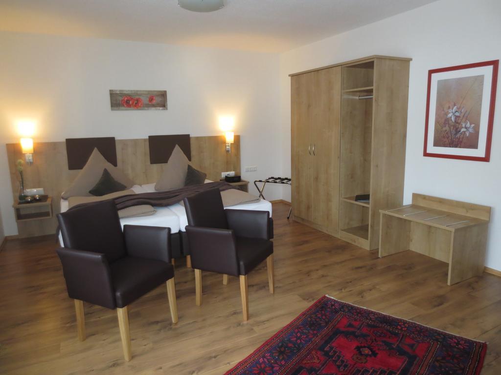 Wein & Gaestehaus Rosenlay Lieser Bagian luar foto